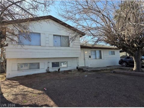 Homes For Sale - 301 Lance Avenue<br/> Clark County, North Las Vegas, NV 89030