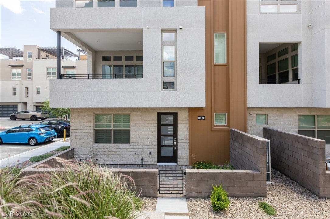 647 Spotted Falcon Street