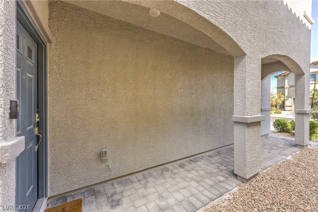 10261 Crimson Meadow Avenue