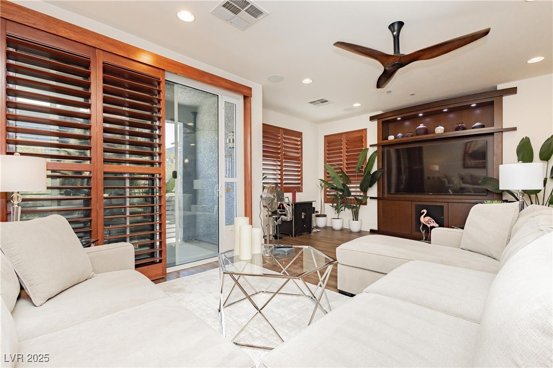 Las Vegas, Nevada 89147, United States, 3 Bedrooms Bedrooms, ,4 BathroomsBathrooms,Residential,Active,128743