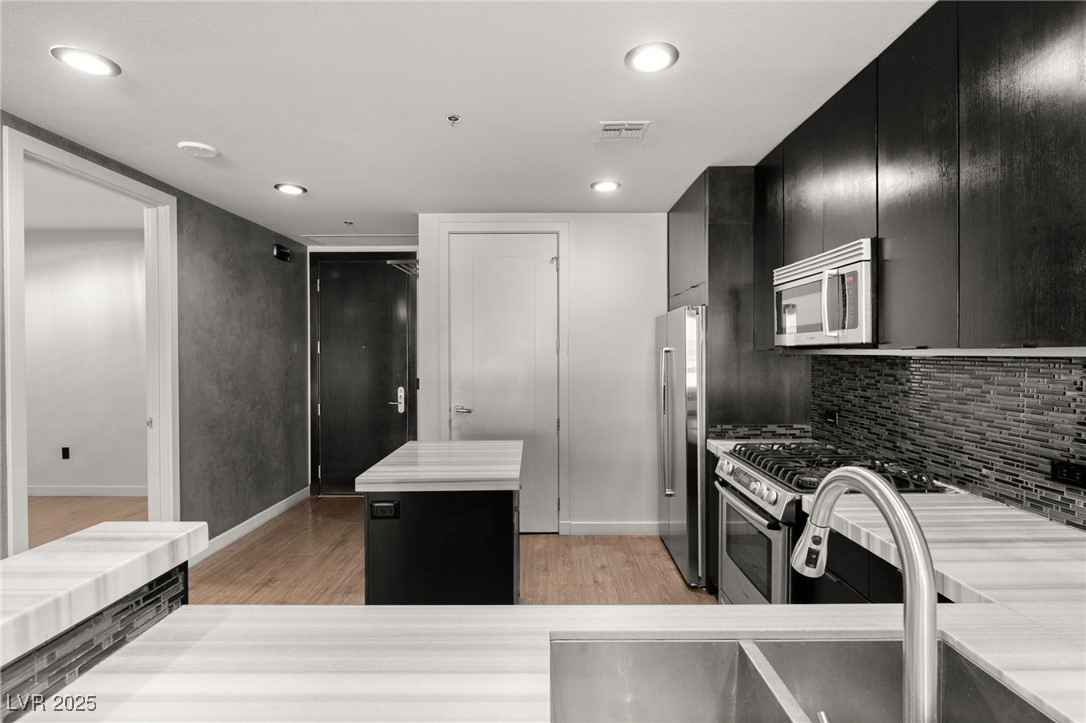 4525 Dean Martin Drive 511