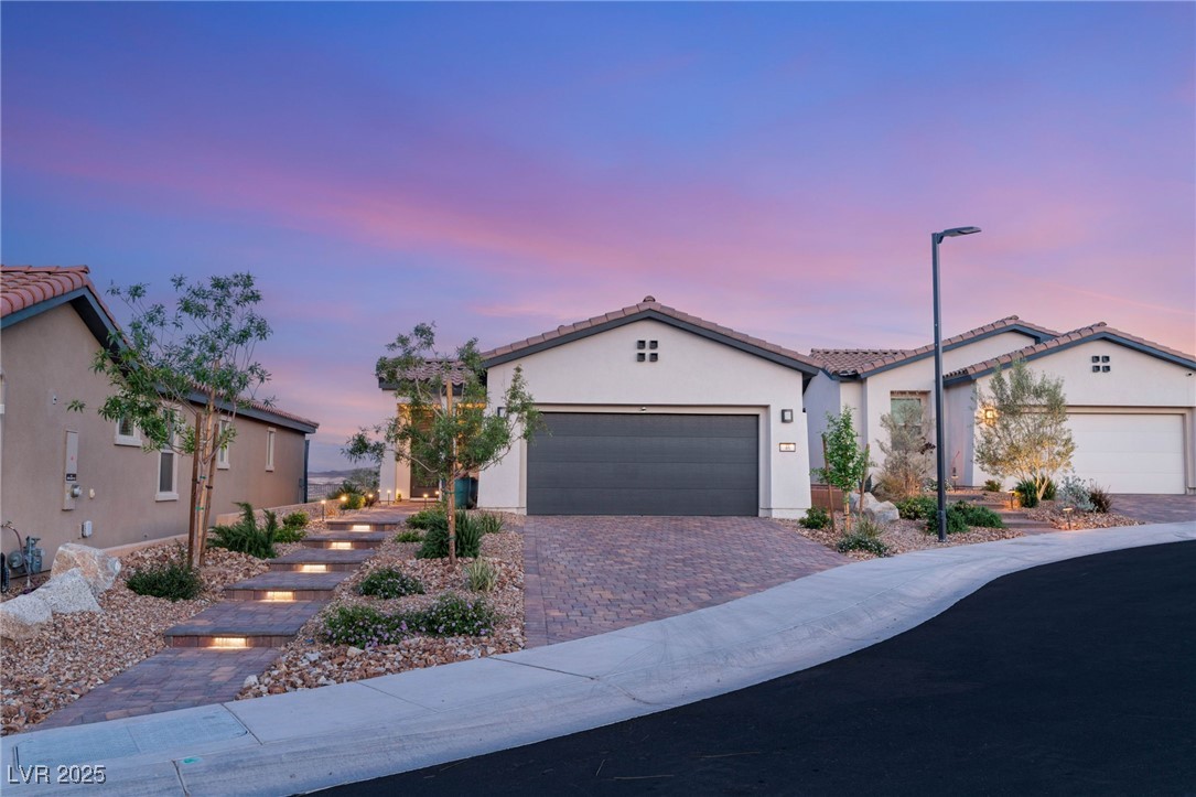 46 Lake Bluff Court, Henderson, Nevada image 2