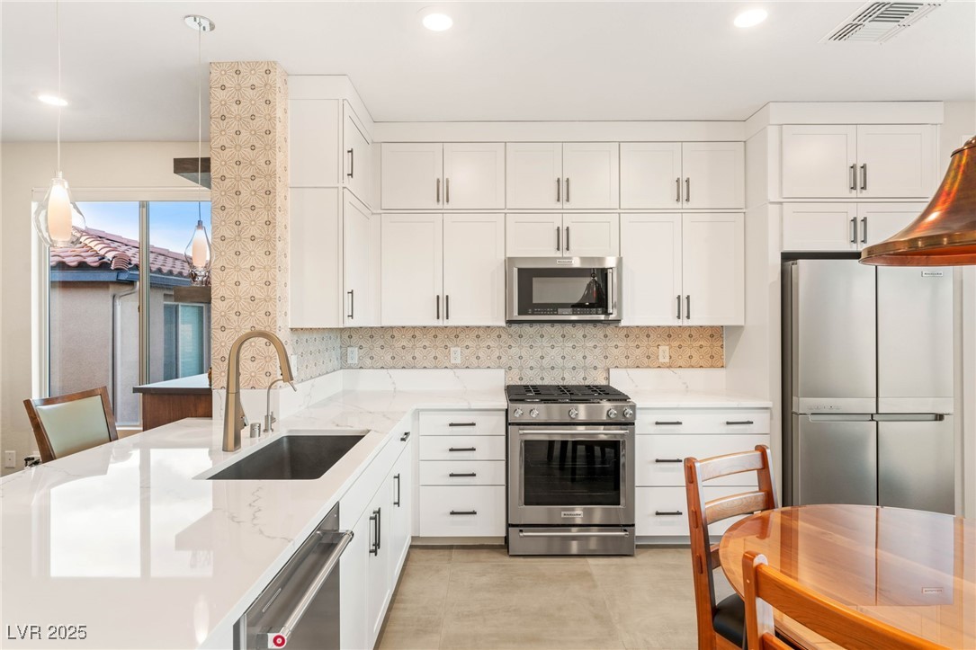 46 Lake Bluff Court, Henderson, Nevada image 11