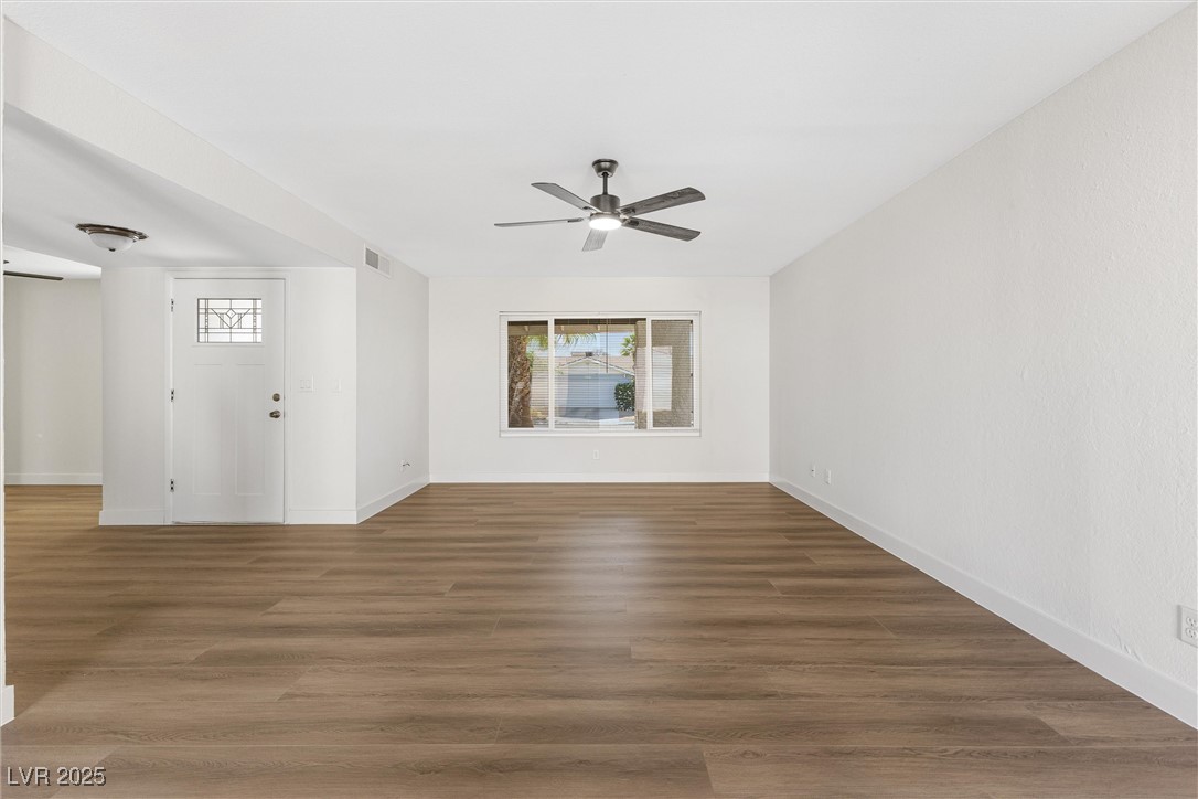 5035 Meadow Grove Court, Las Vegas, Nevada image 9