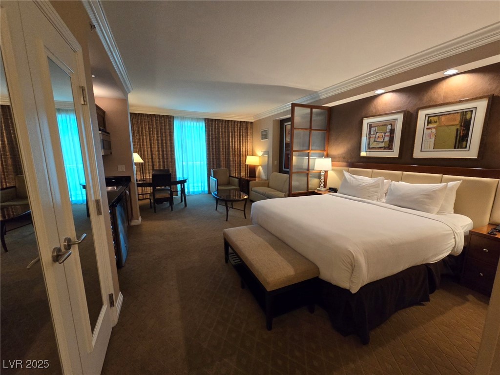 135 E Harmon Avenue 2203