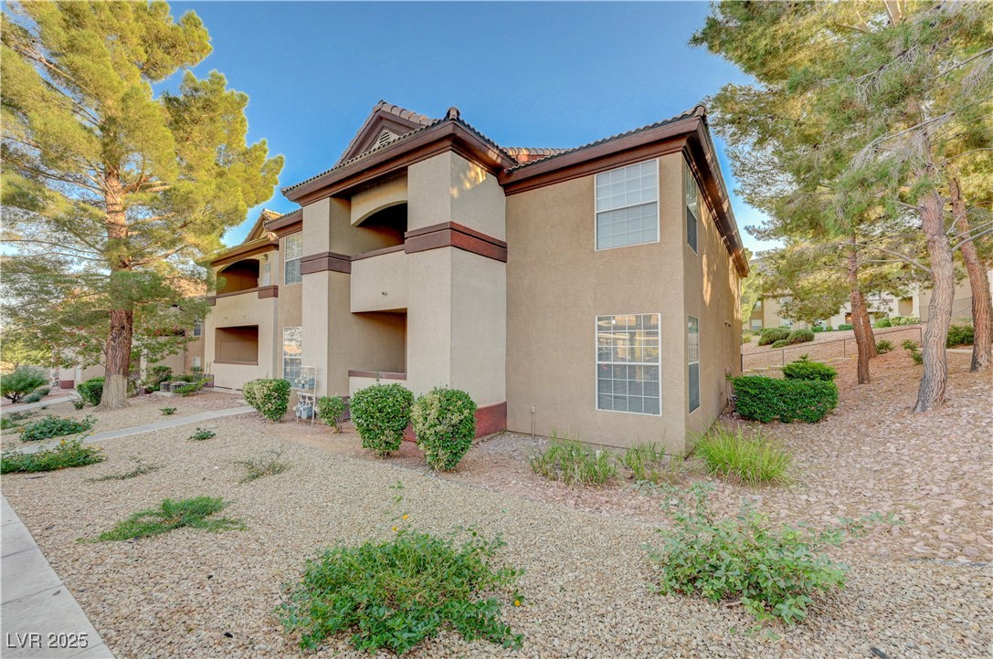 231 W Horizon Ridge Parkway 2117