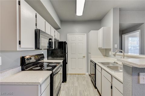 231 W Horizon Ridge Parkway 2117 Henderson NV 89012