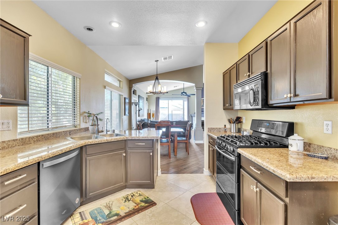 250 Aspen Bay Lane, Henderson, Nevada image 10