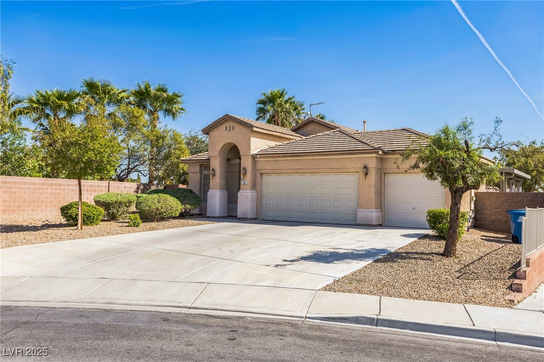 250 Aspen Bay Lane, Henderson, Nevada image 1