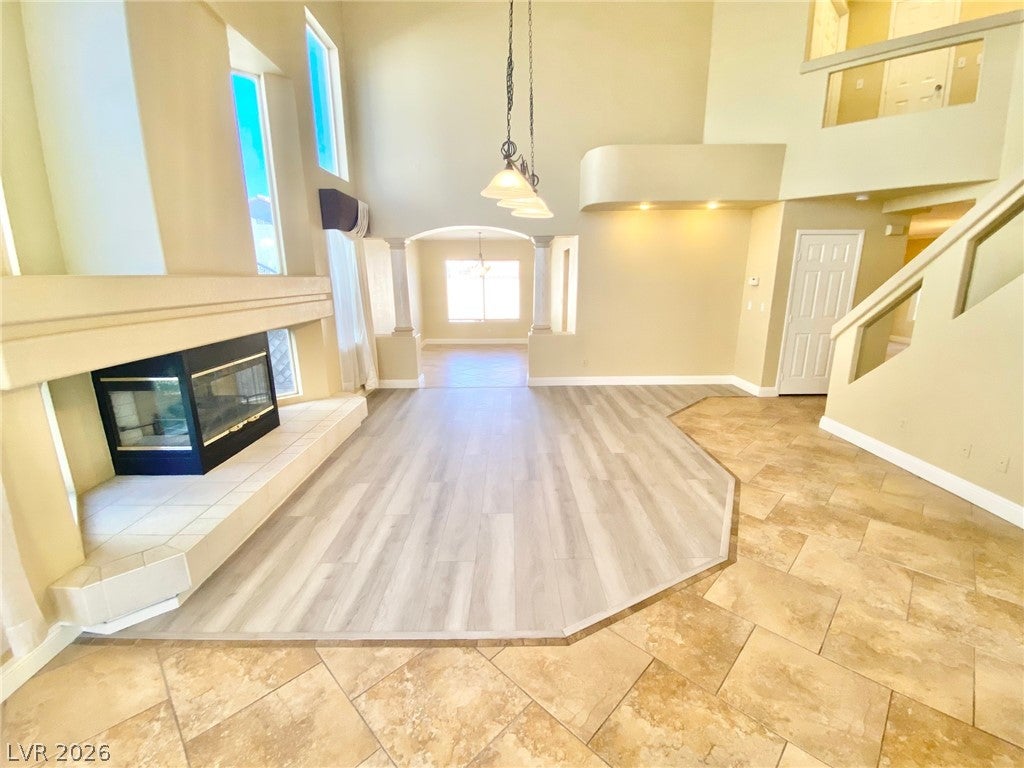 8482 Canvas Vest Court