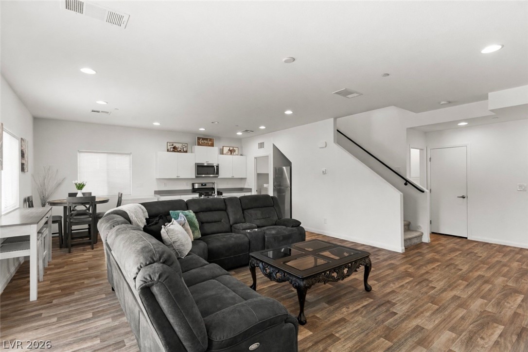 6509 Cinnamon Hazlenut Street