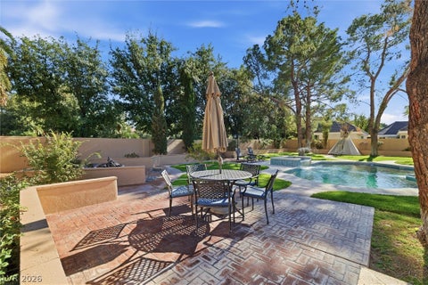 Tiny photo for 2252 Buckingham Court, Henderson, NV 89074 (MLS # 2787877)