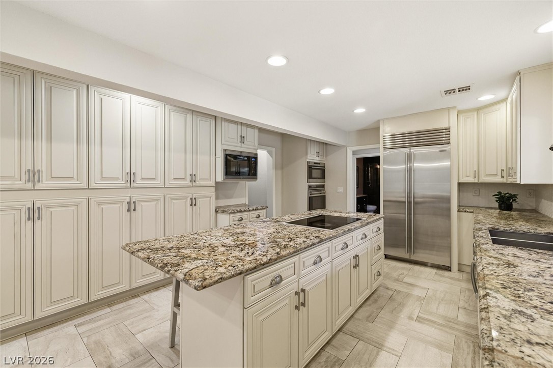2252 Buckingham Court