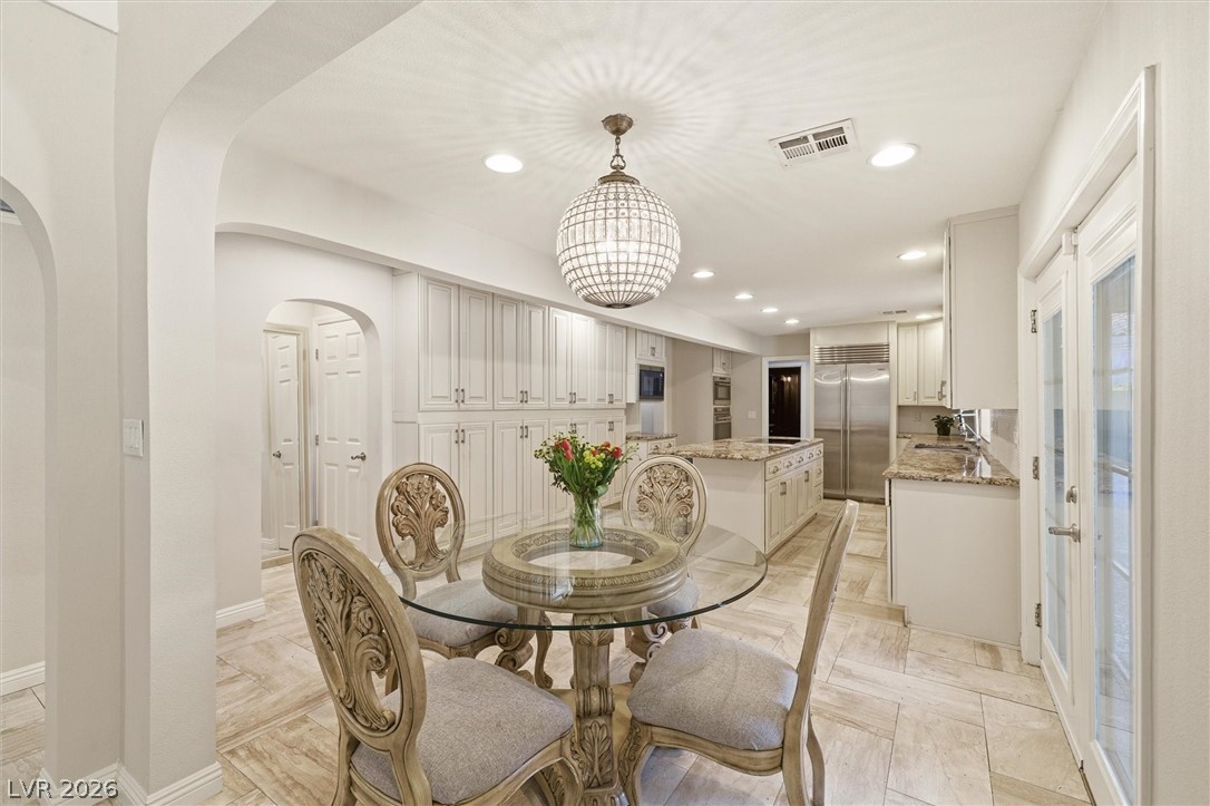2252 Buckingham Court