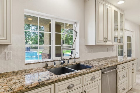 Tiny photo for 2252 Buckingham Court, Henderson, NV 89074 (MLS # 2787877)