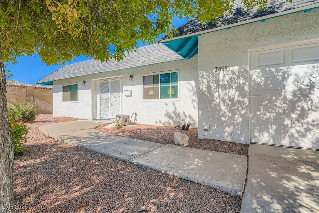 Properties 4 3466 E Twain Avenue