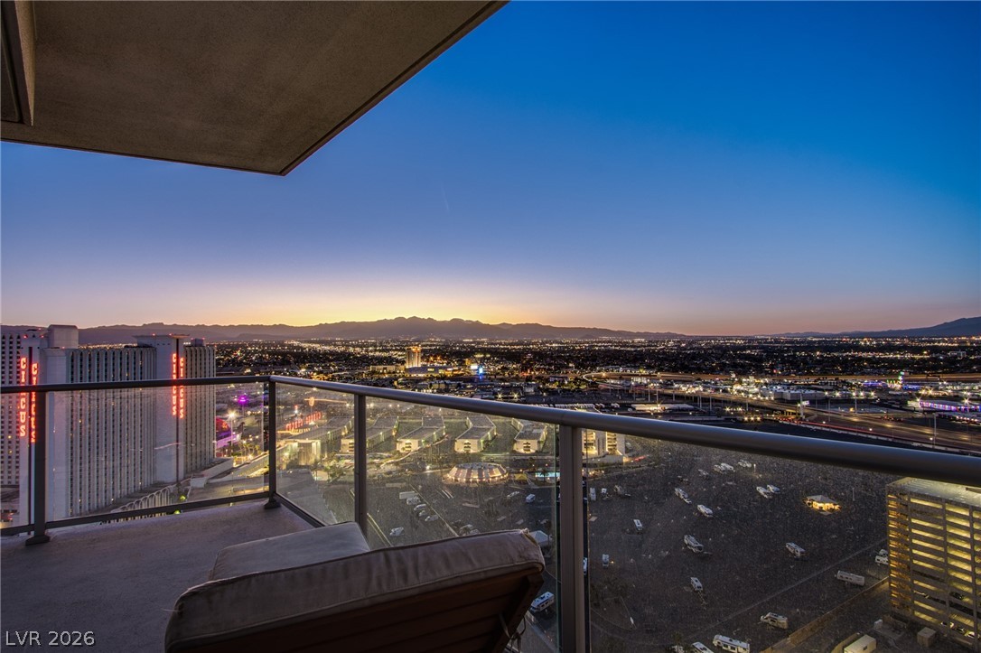 2700 Las Vegas Boulevard 2702