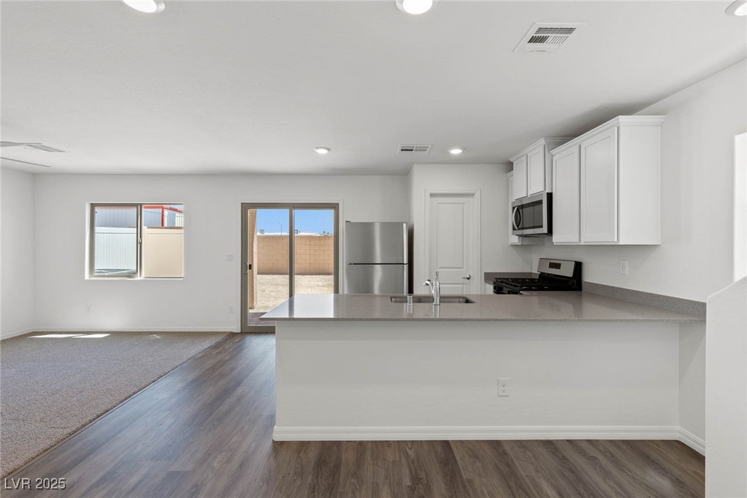 6252 Blood Lily Avenue, Las Vegas, Nevada image 3