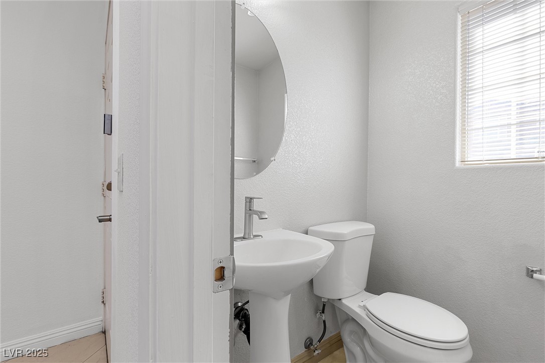 Las Vegas, Nevada 89148, United States, 2 Bedrooms Bedrooms, ,3 BathroomsBathrooms,Residential,Pending,125842