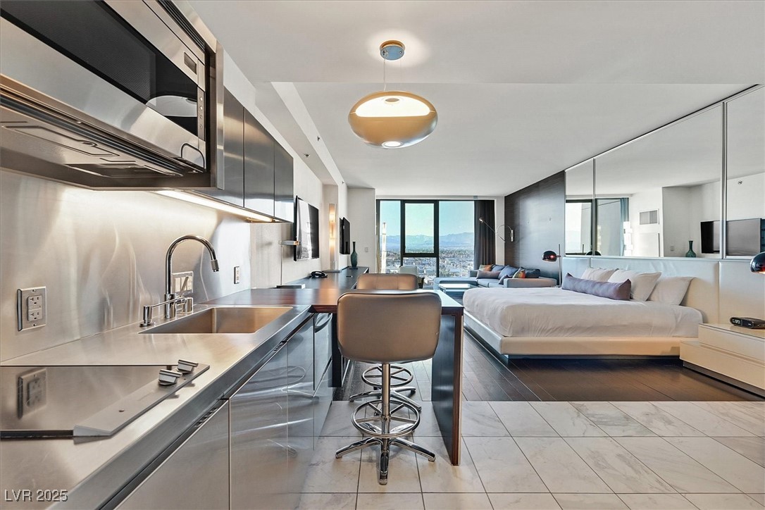 4381 W Flamingo Road 1609
