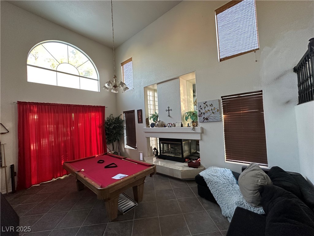 Properties 1 4408 N Pioneer Way