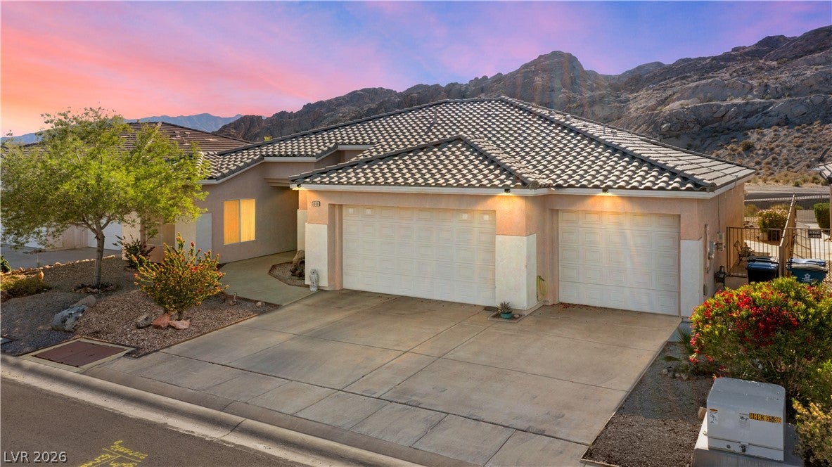 3589 Cottage Canyon Street