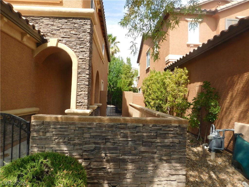 913 Ambrosia Drive