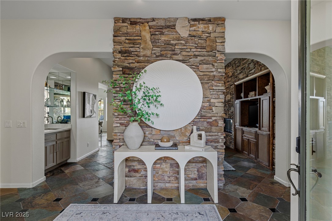 2822 Soft Horizon Way