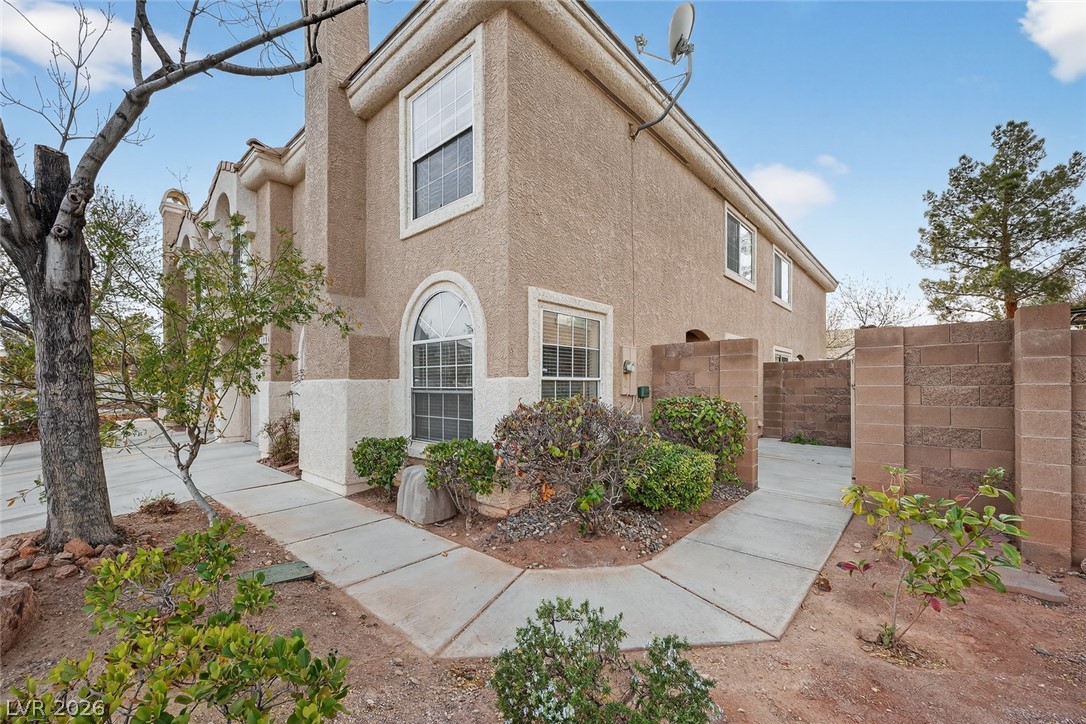 10187 Tree Bark Street