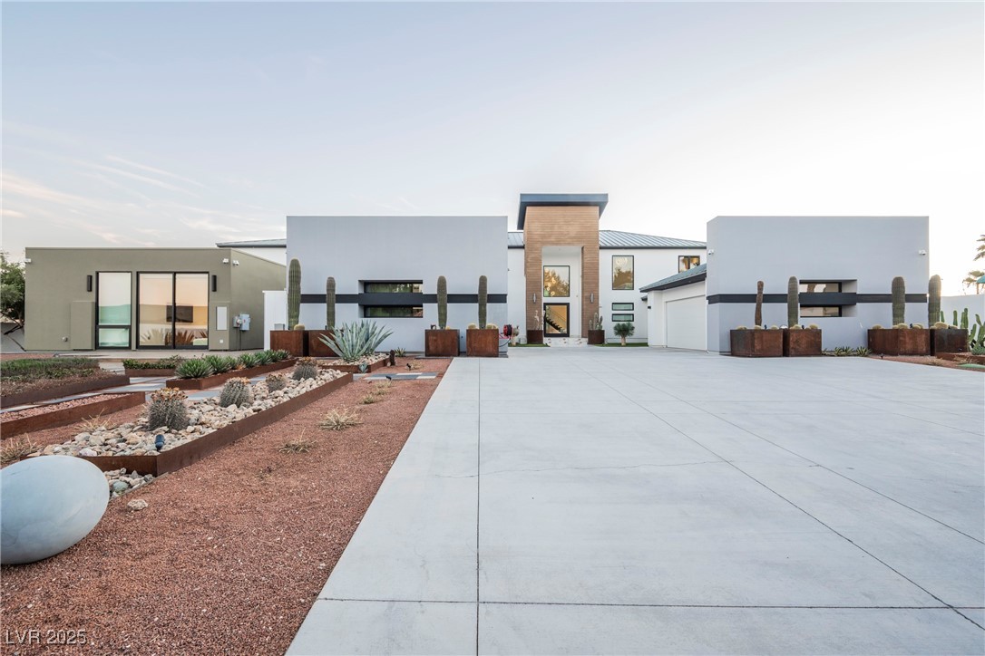7815 W La Madre Way
