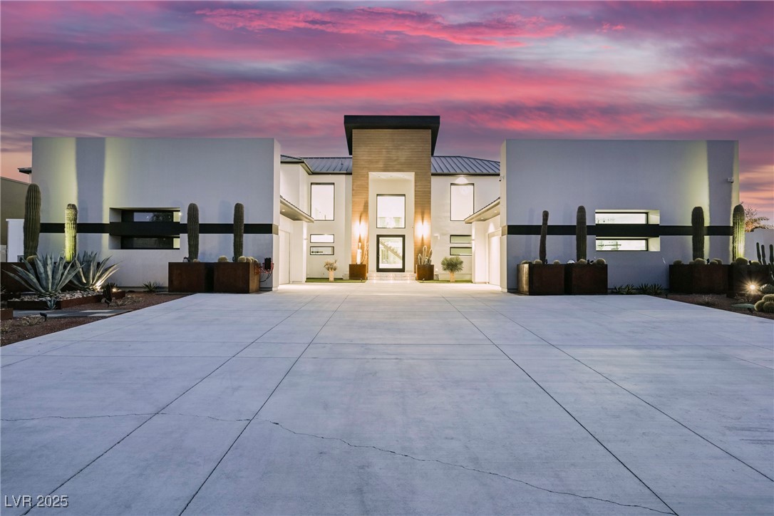 7815 W La Madre Way