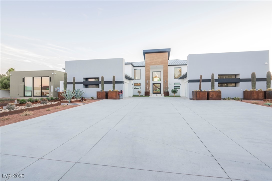 7815 W La Madre Way
