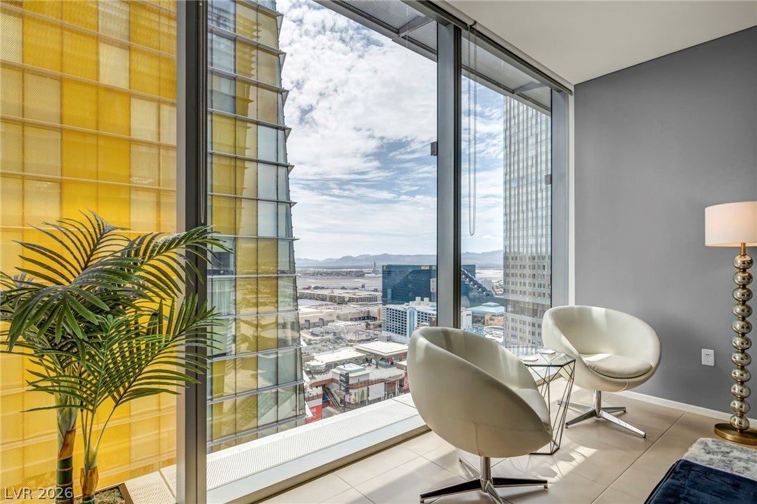 3726 Las Vegas Boulevard 2807