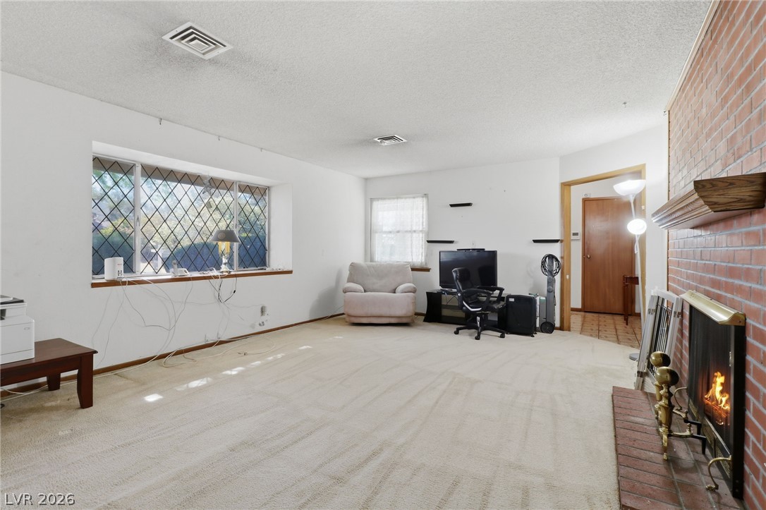 1209 Oak Tree Lane