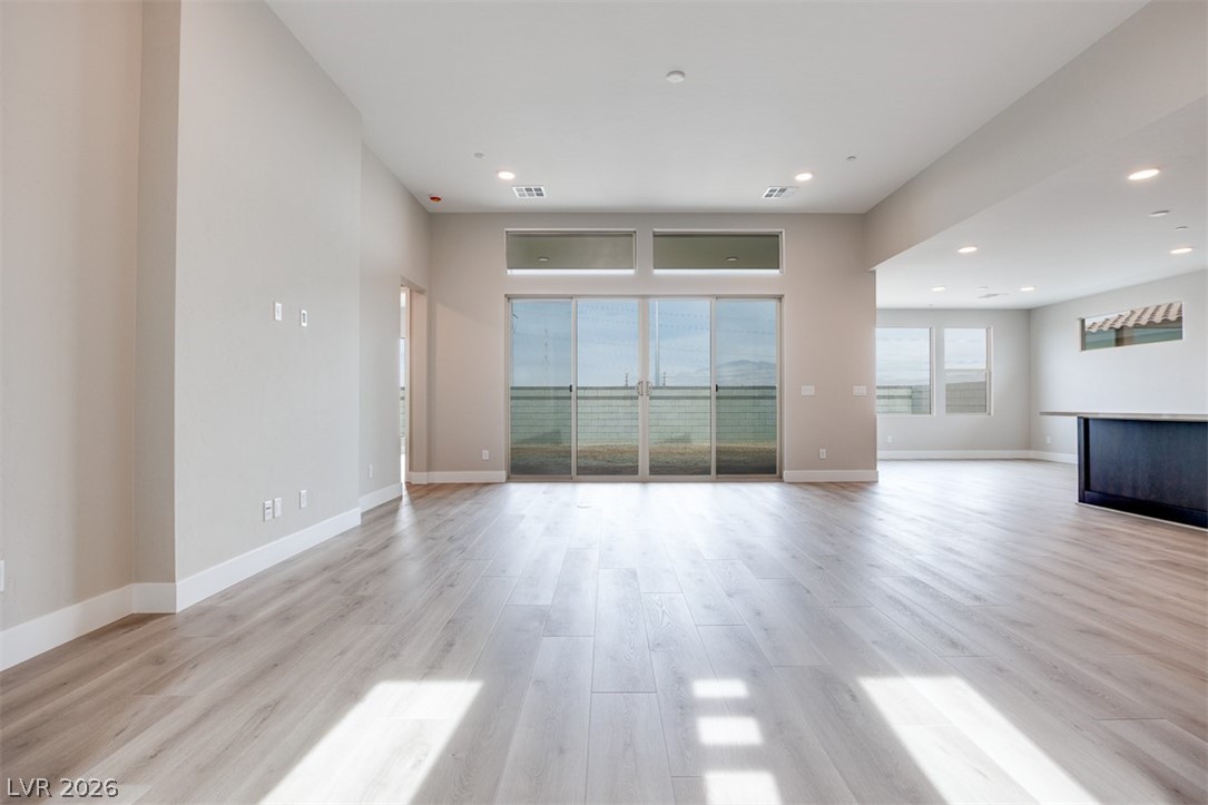 10312 Peako Hills Avenue