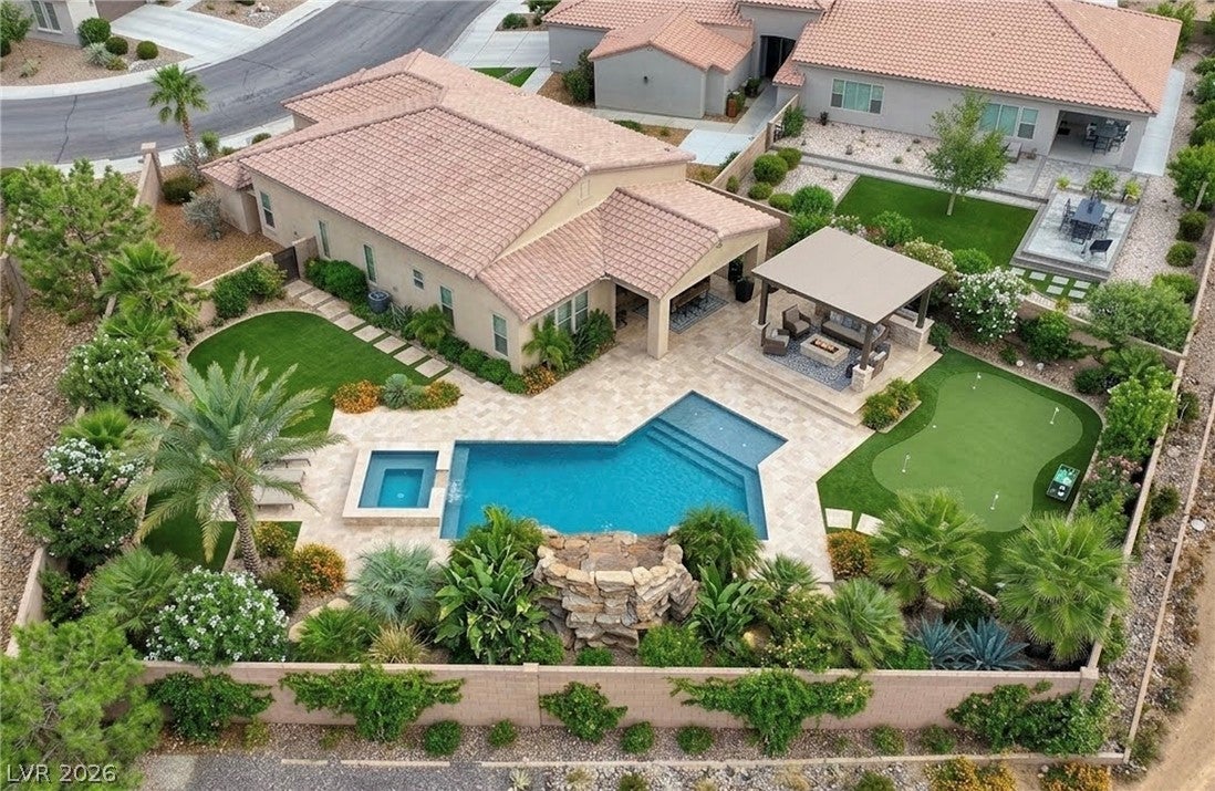 2943 Ainslie Lake Avenue