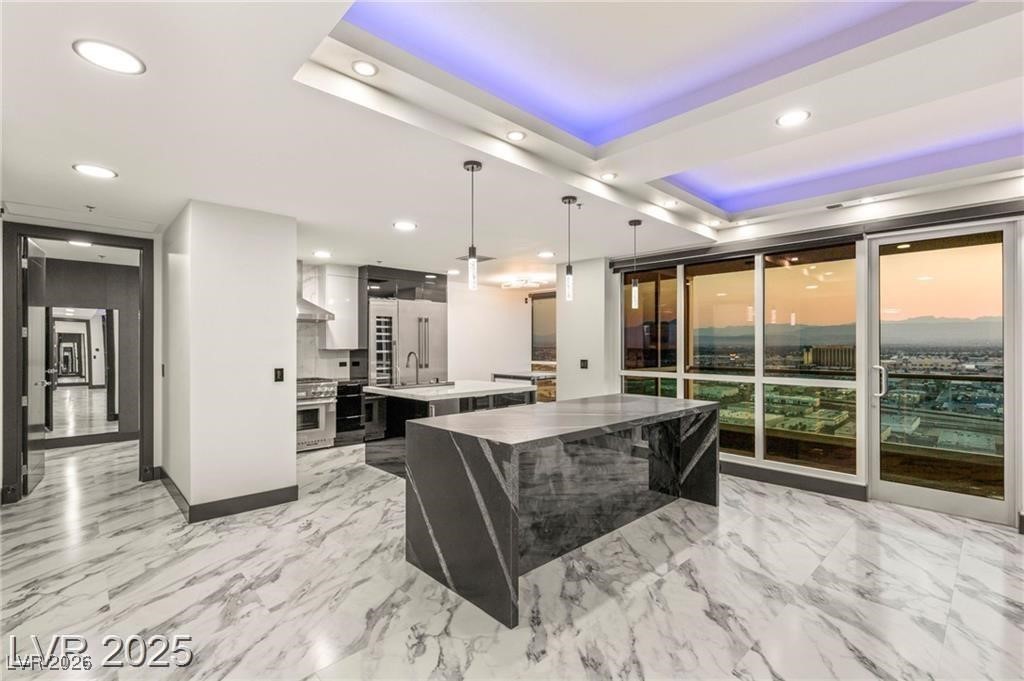 4575 Dean Martin Drive 2706