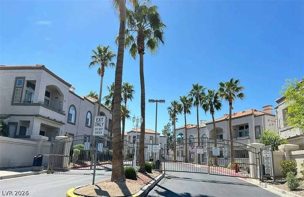 3125 N Buffalo Drive 1104