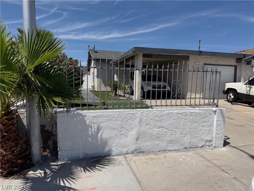 4562 Via San Rafael