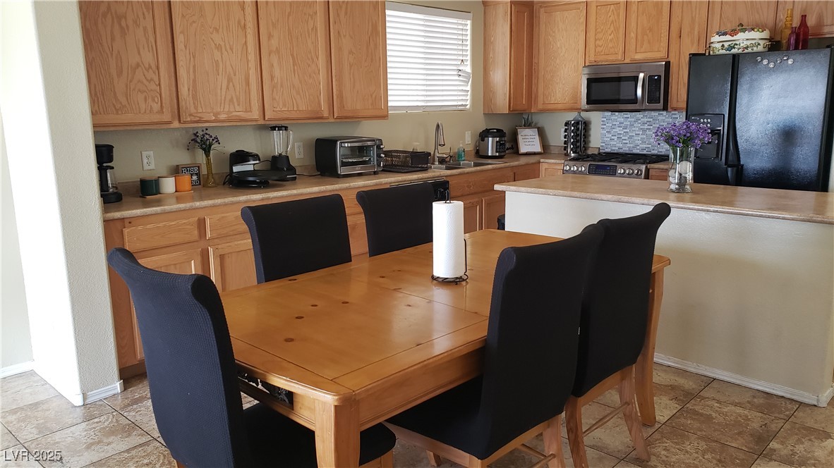 Properties 4 6117 Glenborough Street