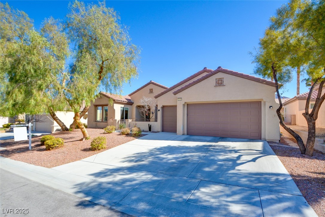 2132 Twin Falls Drive, Henderson, Nevada image 1