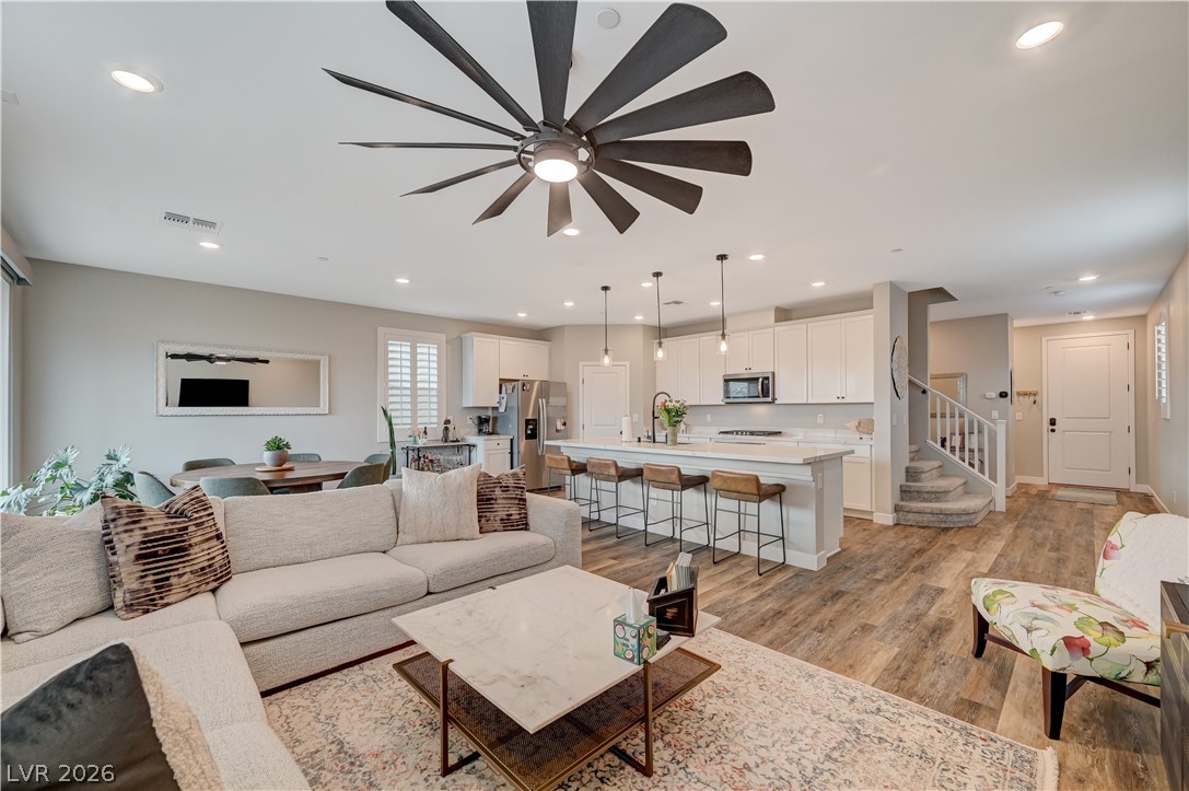 2571 Boboviste Street