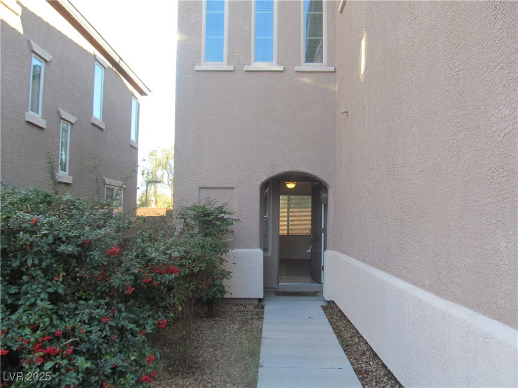 737 CALAMUS PALM Place