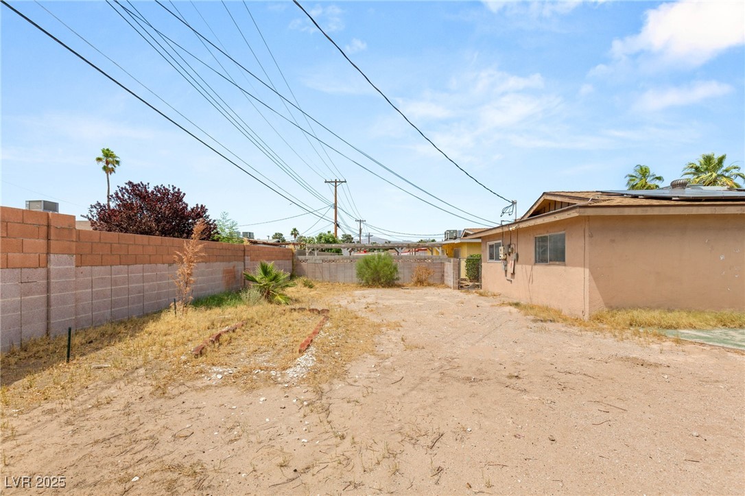 Las Vegas, Nevada 89106, United States, 4 Bedrooms Bedrooms, ,2 BathroomsBathrooms,Residential,Active,185768