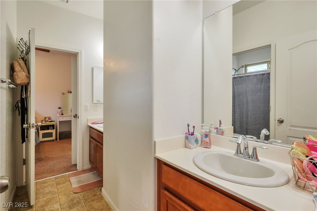 Las Vegas, Nevada 89122, United States, 5 Bedrooms Bedrooms, ,4 BathroomsBathrooms,Residential,Active,207681