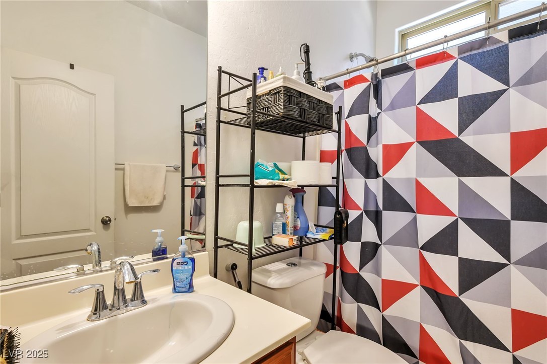 Las Vegas, Nevada 89122, United States, 5 Bedrooms Bedrooms, ,4 BathroomsBathrooms,Residential,Active,207681