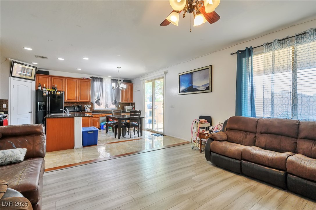 Las Vegas, Nevada 89122, United States, 5 Bedrooms Bedrooms, ,4 BathroomsBathrooms,Residential,Active,207681