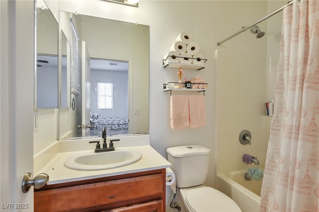 Las Vegas, Nevada 89122, United States, 5 Bedrooms Bedrooms, ,4 BathroomsBathrooms,Residential,Active,207681