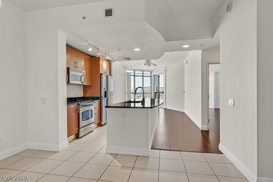 200 W SAHARA Avenue 1611