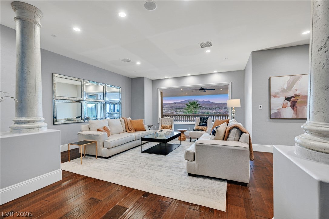 8 Rue Mediterra Drive